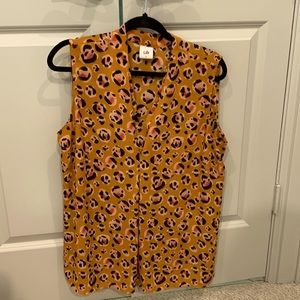 Cabi V neck sleeveless top, size L